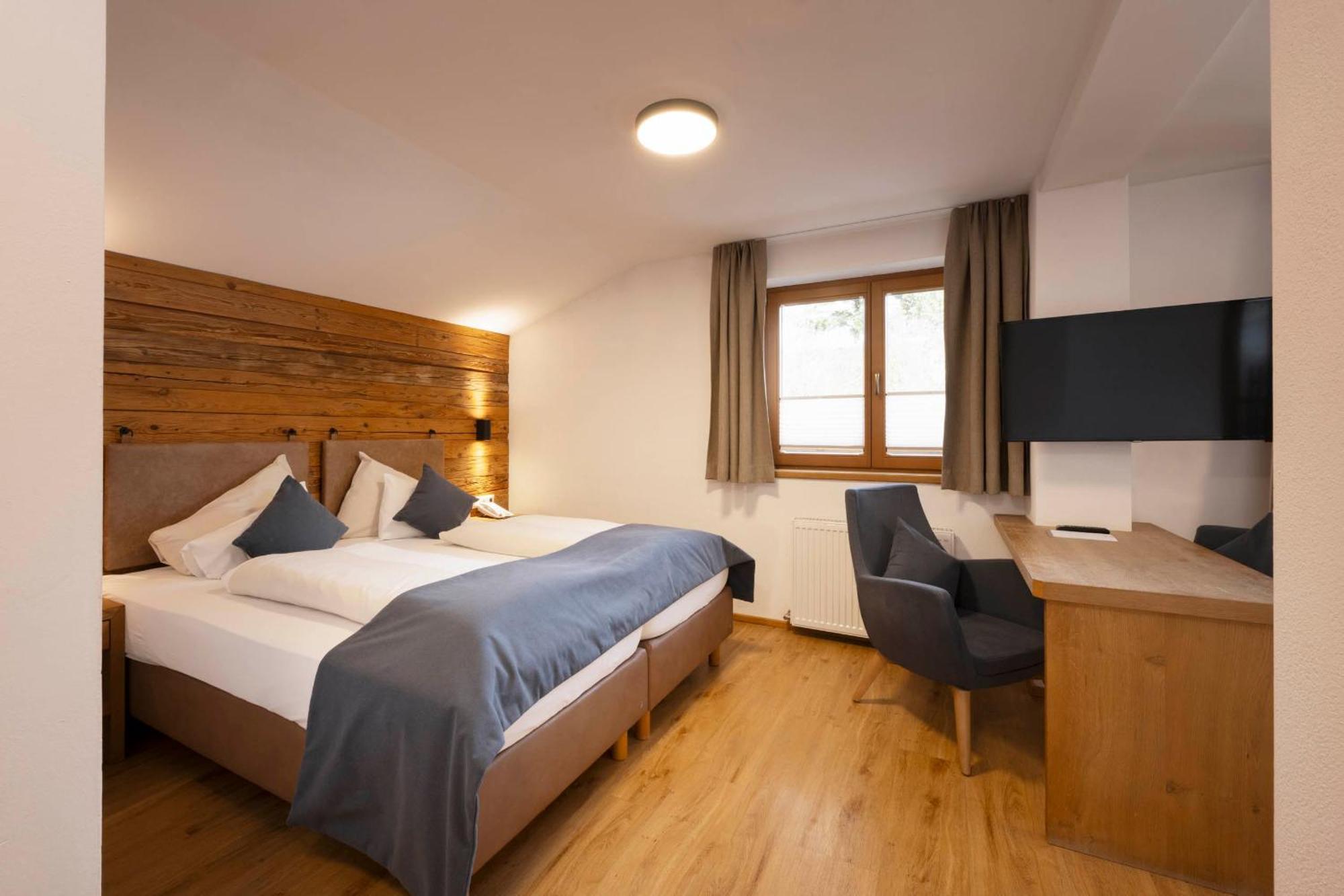 Hotel Brugger Fulpmes Exterior photo